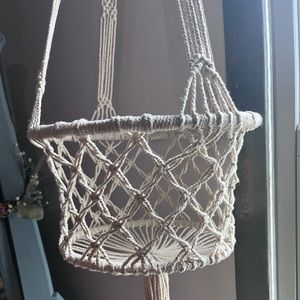 Macramé plant hanger/basket